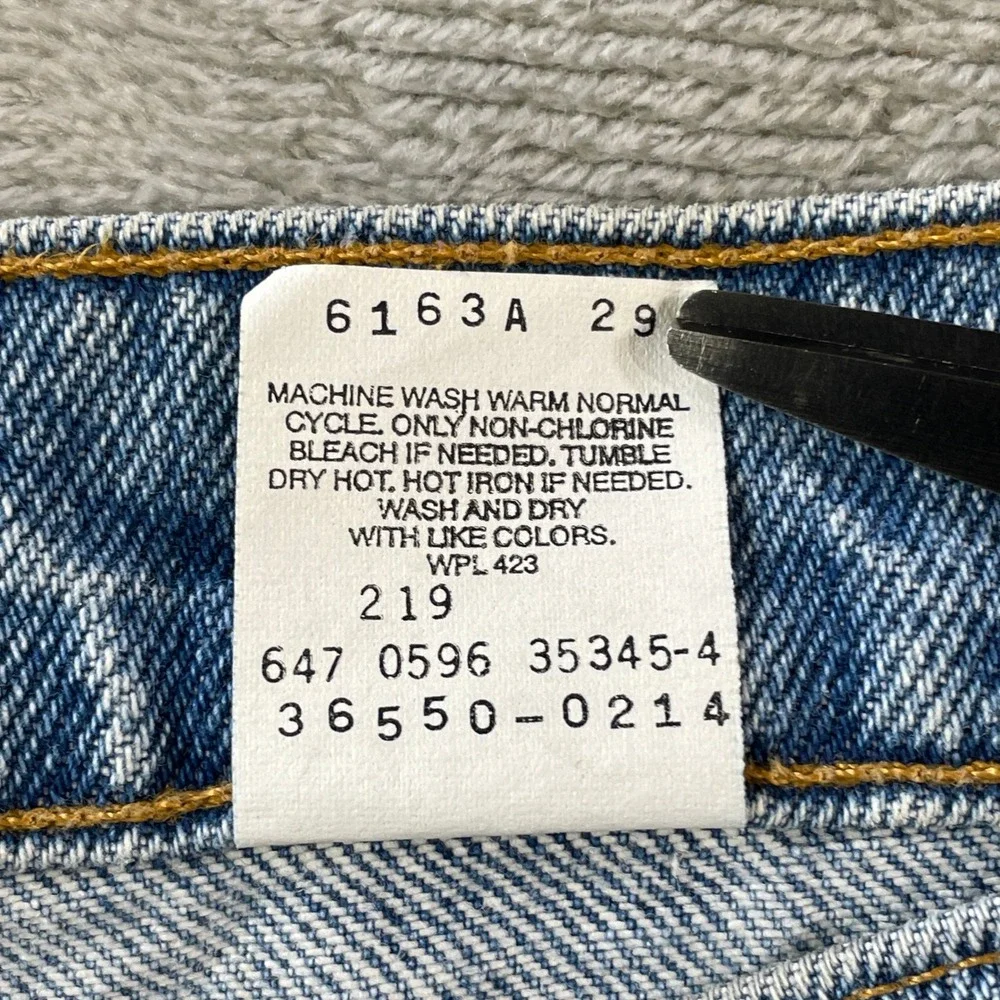 Levis measurements waist